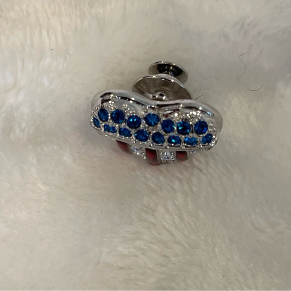Swarovski Crystal Patriotic Heart Shaped American Flag Pin ๐บ๐ธ - Picture 5 of 11